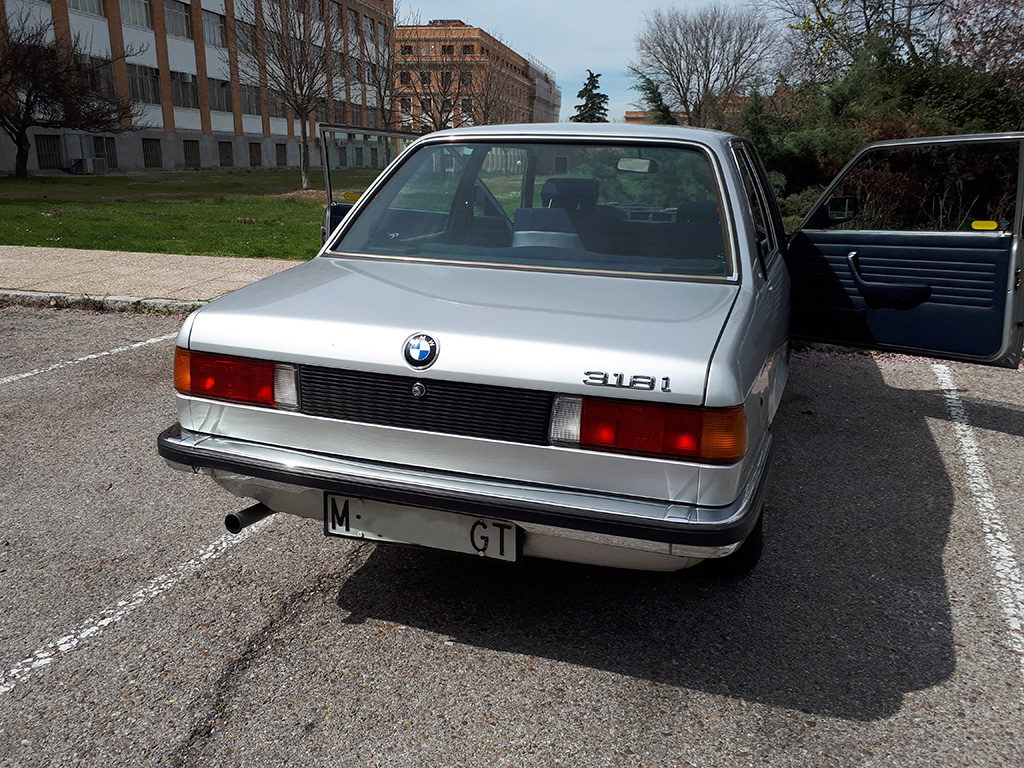 BMW 318i (E21)