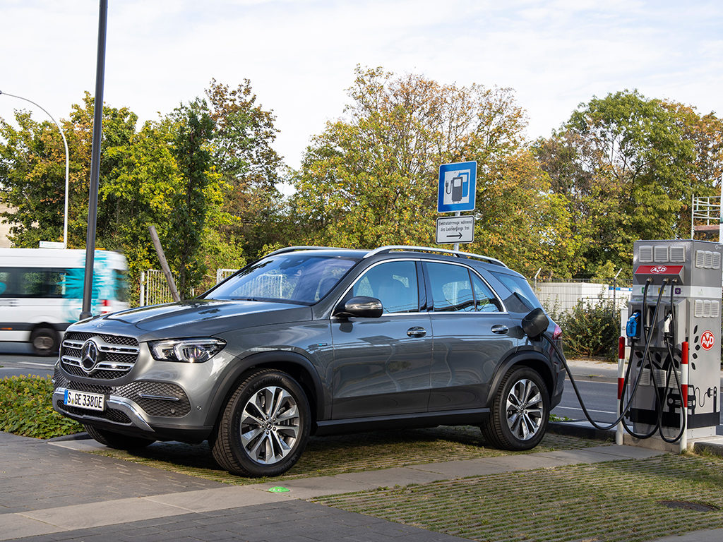 Mercedes-Benz GLE 350 DE 4MATIC y GLC 300 E 4MATIC PHEV