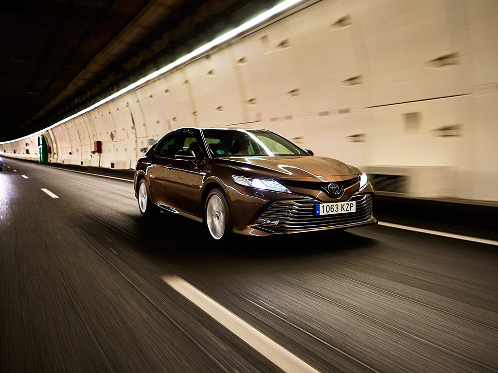 Toyota Camry Hybrid ya en el mercado español