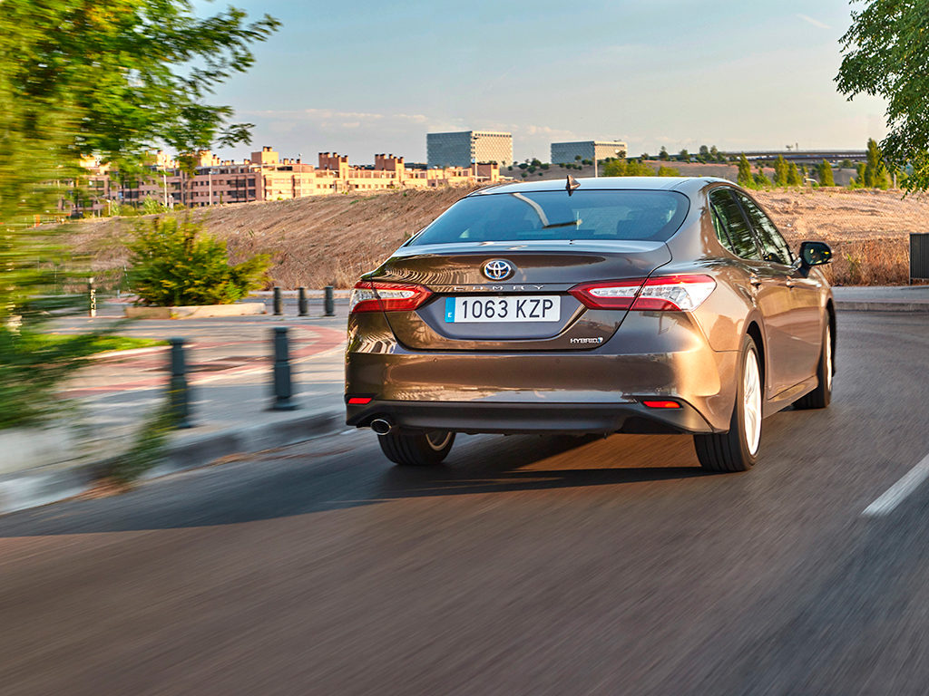 Toyota Camry Hybrid ya en el mercado español