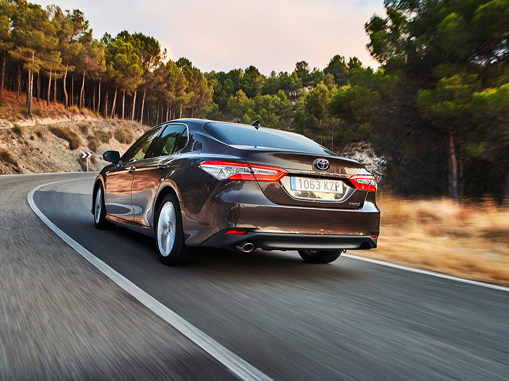 Toyota Camry Hybrid ya en el mercado español