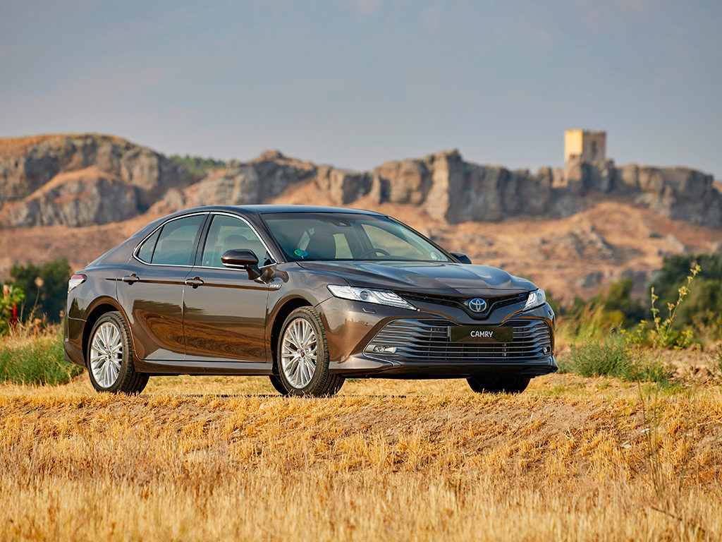 Toyota Camry Hybrid ya en el mercado español