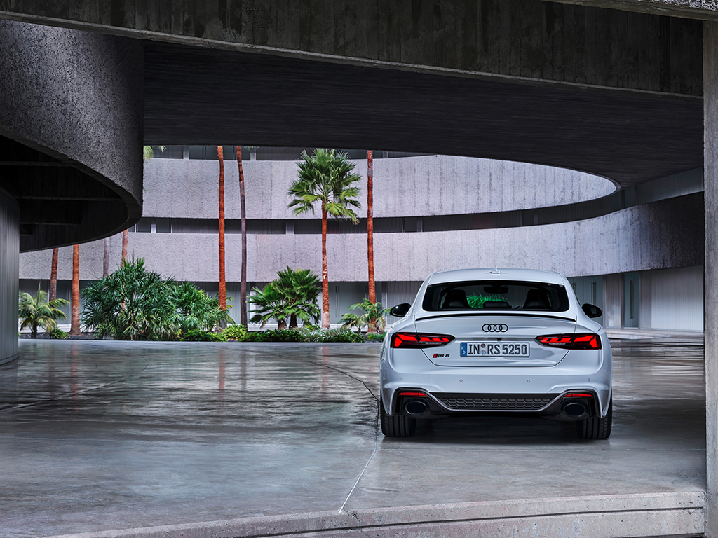 Audi presenta los renovados RS5 Coupé y Sportback