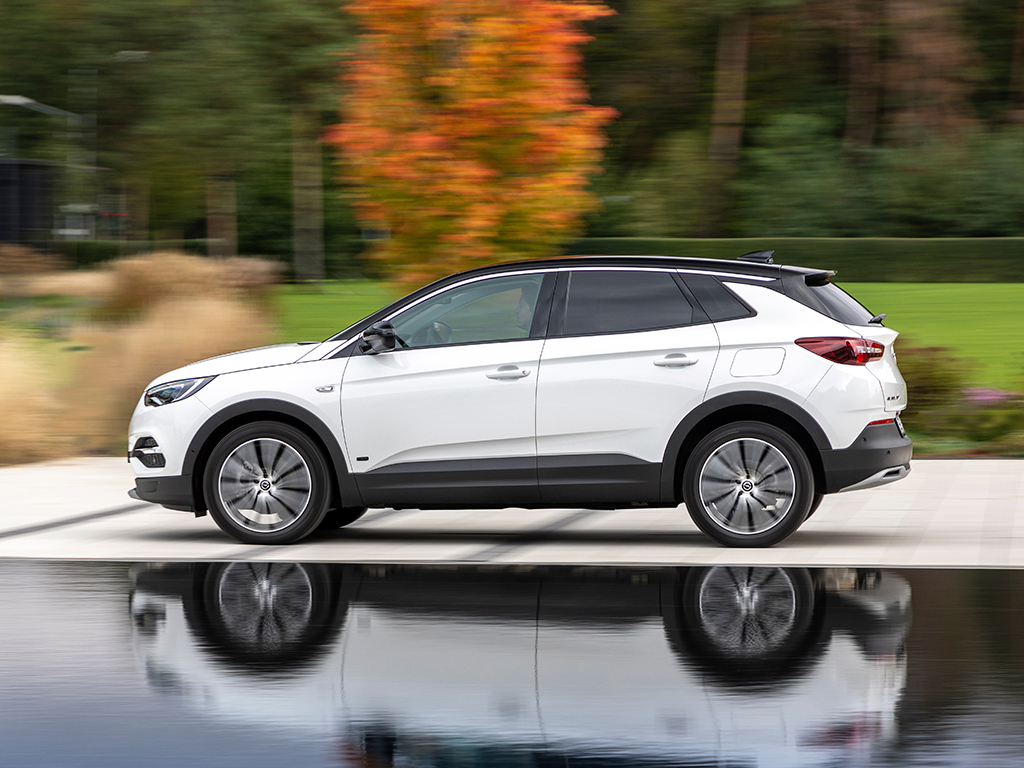 Llega al mercado el Opel Grandland X PHEV 4x2