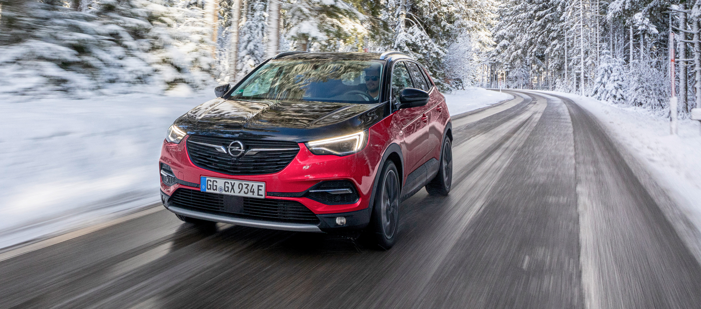 El Opel Grandland X incorpora luz azul