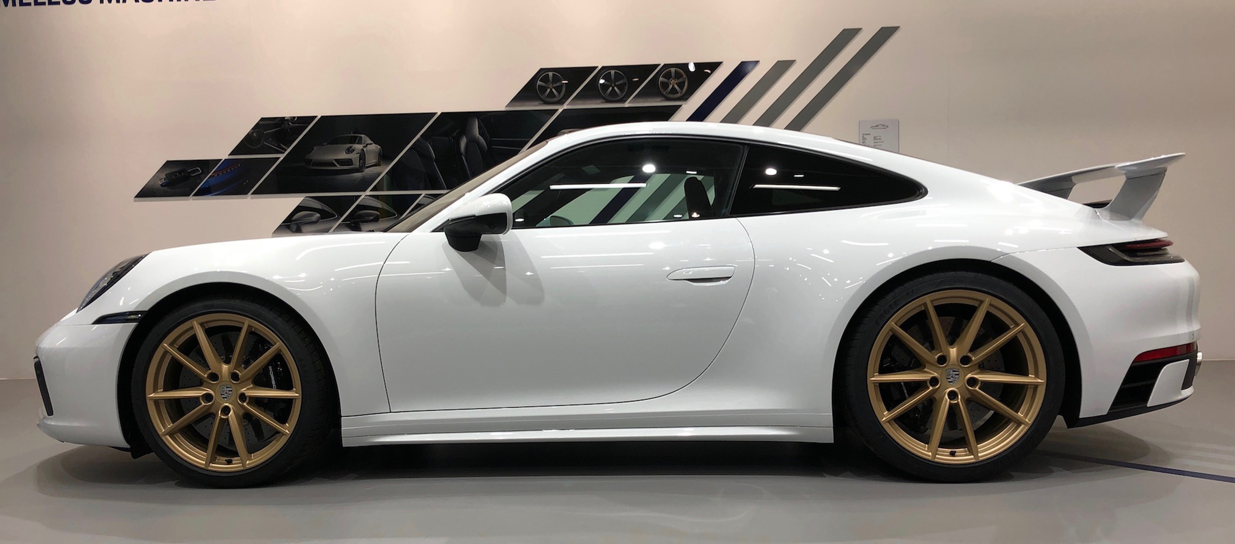 Porsche Exclusive Manufaktur personaliza el 911