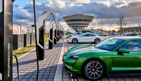 Porsche Taycan gana dos de las categorías de los premios World Car of the Year Awards 2020