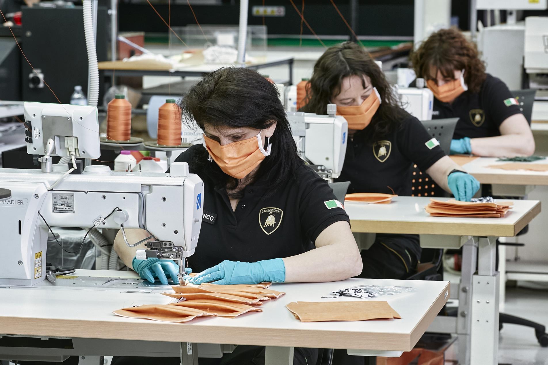 Lamborghini produce en Sant’Agata Bolognese mascarillas y viseras de protección de plexiglás