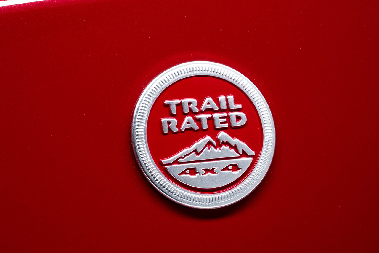 JEEP® 4X4 DAY muestra el emblema «TRAIL RATED»