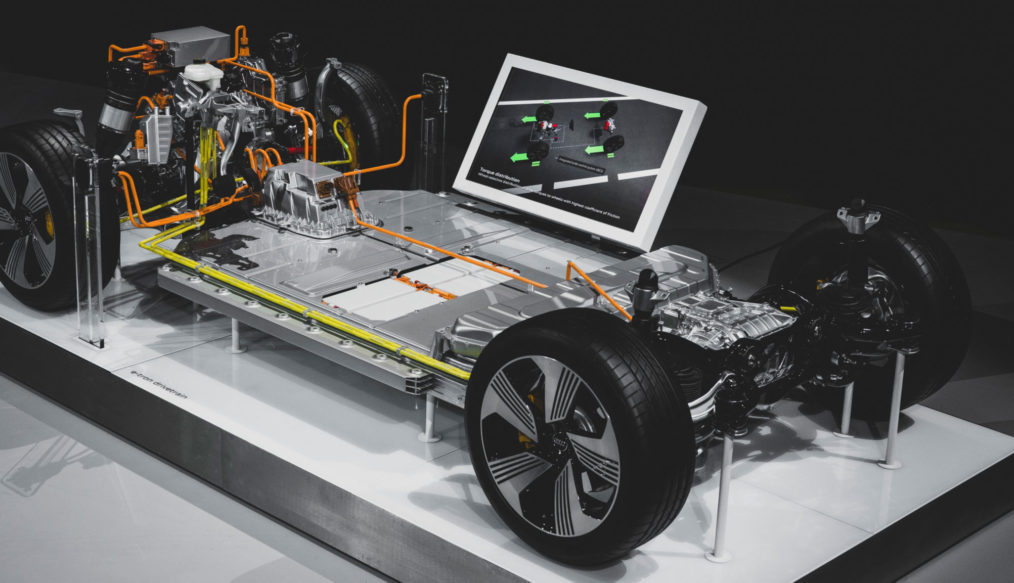 AUDI une Hardware y Software