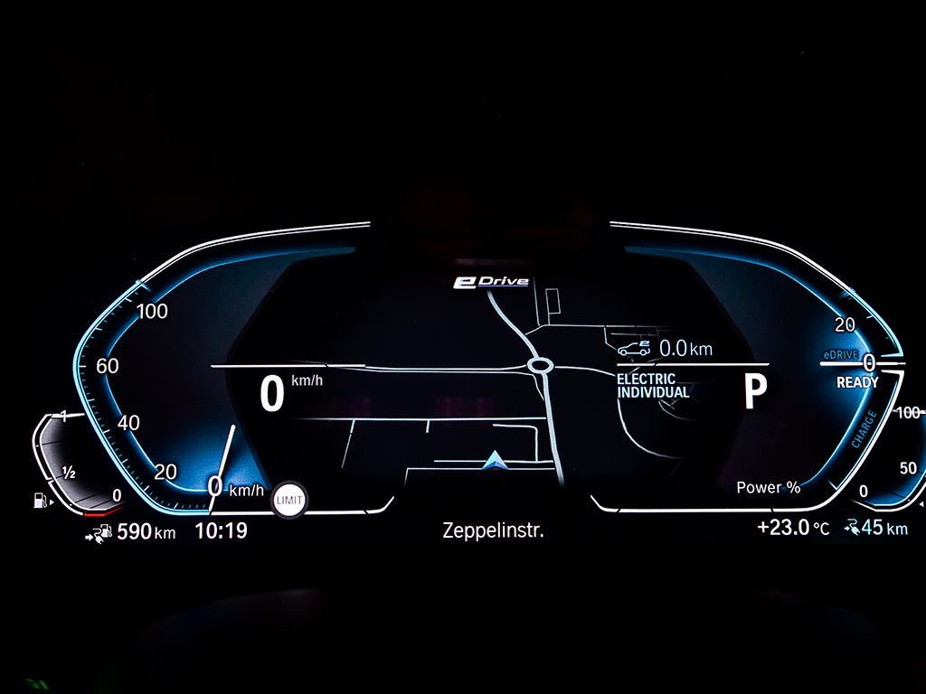 BMW 545e xDrive, motor y modos de conducción