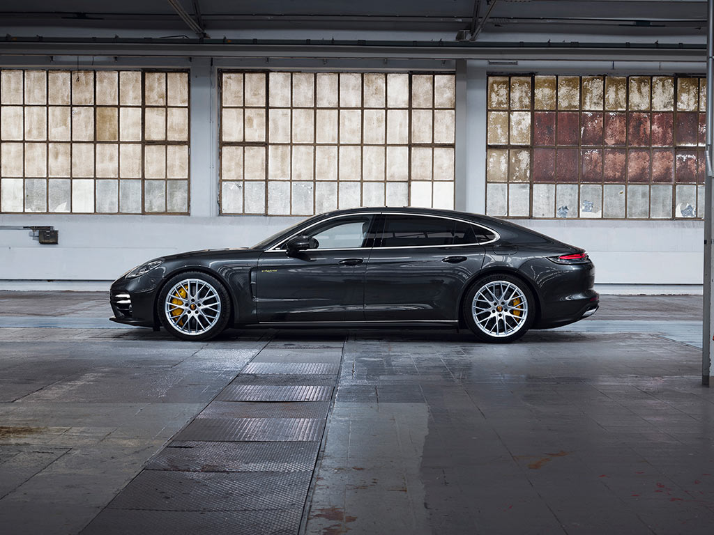 Nuevos Porsche Panamera híbridos enchufables