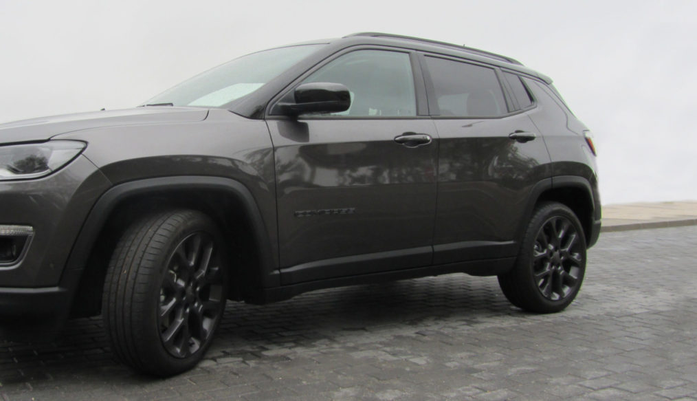 Prueba: Jeep Compass S 1.3T4 DCT FWD, útil, práctico y equipado SUV con tradición