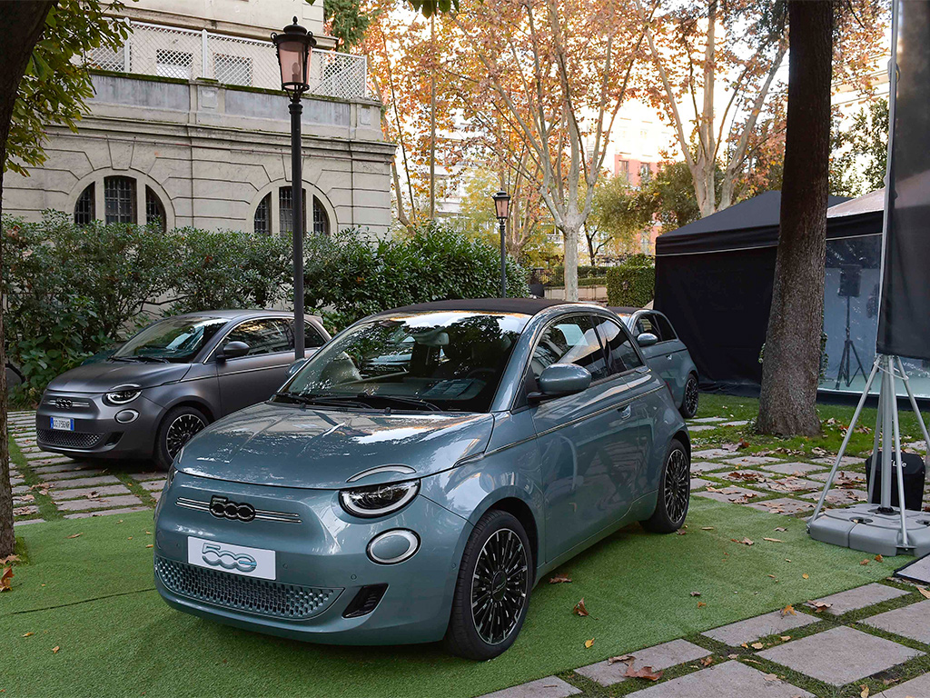 PRECIOSFiat 500E, solo eléctrico, más grande y tres carrocerías a elegir, una de ellas con dos puertas laterales (3+1)