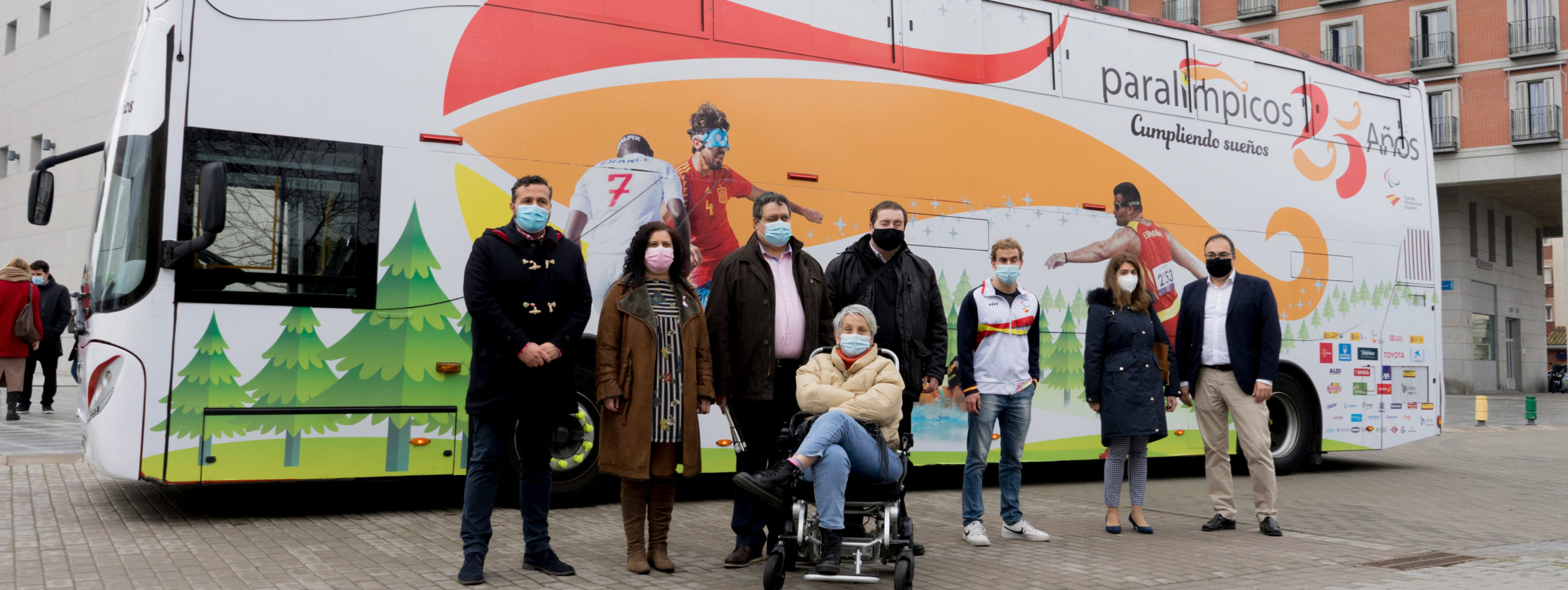 Toyota España junto al bus paralímpicos 25 años