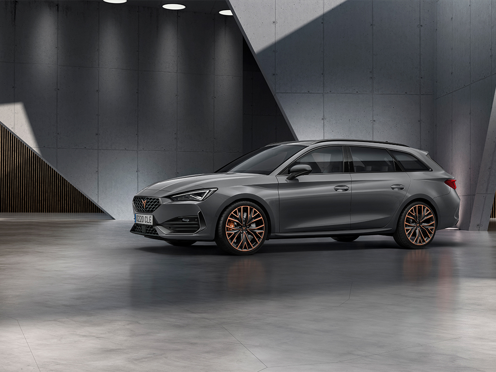 CUPRA León e-Hybrid 204 CV, otro león acecha