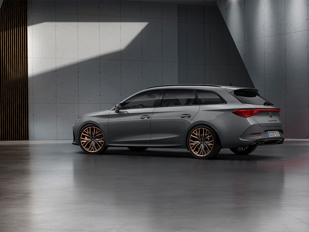 CUPRA León e-Hybrid 204 CV, otro león acecha