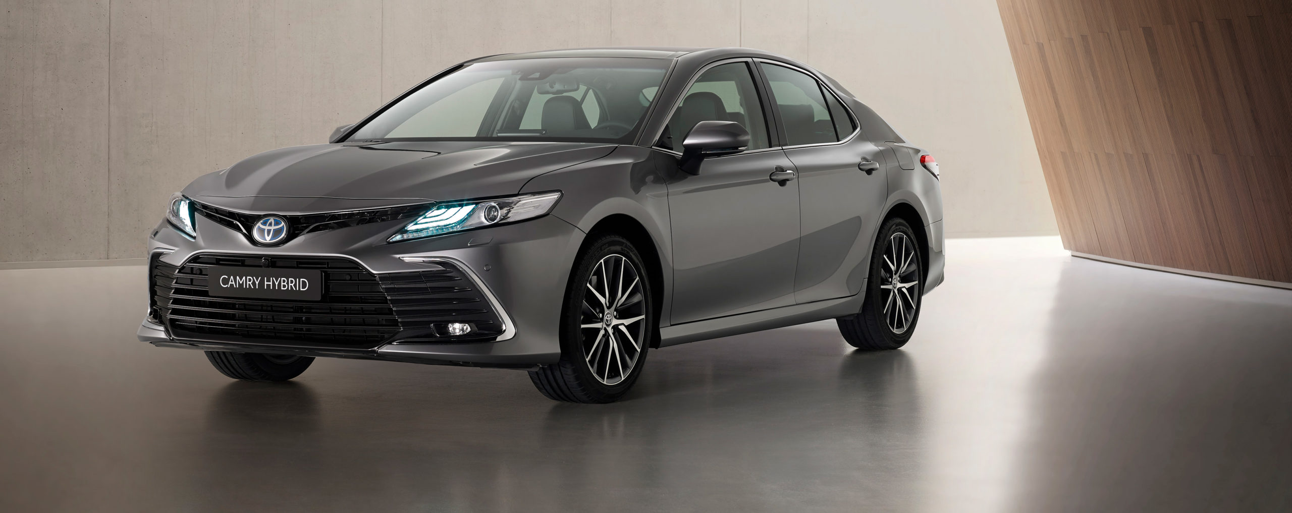 Toyota Camry Electric Hybrid 2021 ya está disponible