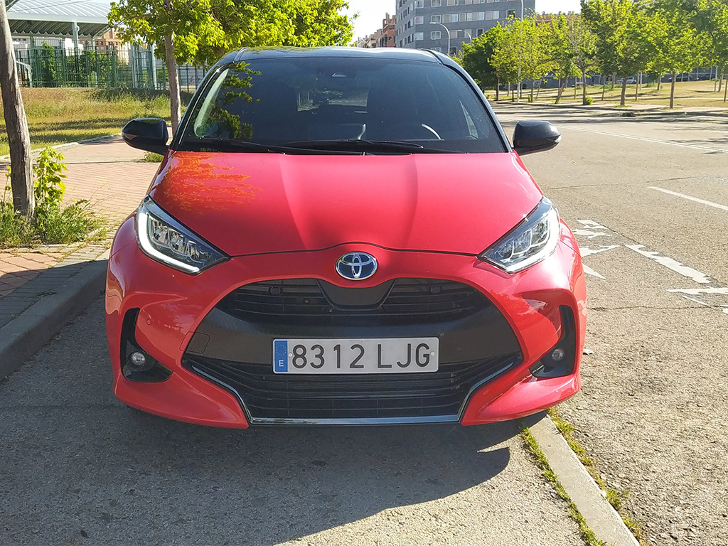 TestDrive - Toyota Yaris Electric Hybrid, Coche del año en Europa, razones le sobran