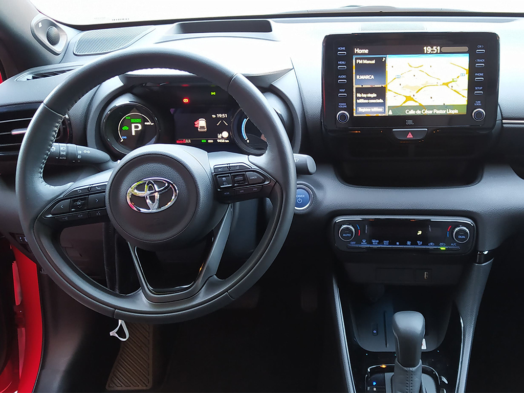 TestDrive - Toyota Yaris Electric Hybrid, Coche del año en Europa, razones le sobran