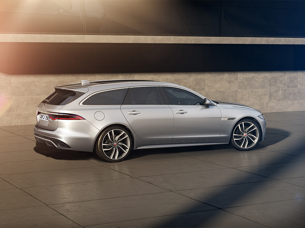 Nuevas versiones R-Dynamic Black para los Jaguar XE y XF