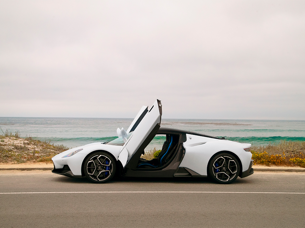 Maserati deslumbra con el MC20 en Peeble Beach