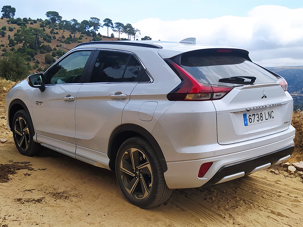 TestDrive - Mitsubishi Eclipse Cross PHEV, el SUV Coupé híbrido enchufable referencia del segmento