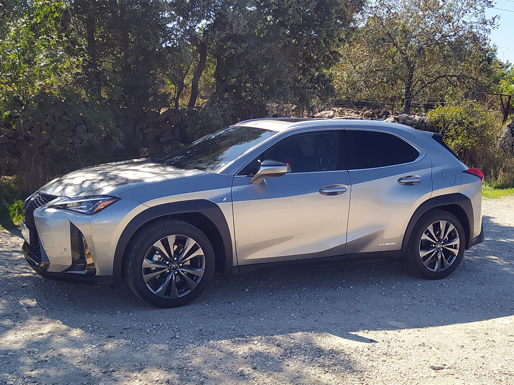 Testdrive - Lexus UX 250h, Crossover híbrido, premium, autorrecargable