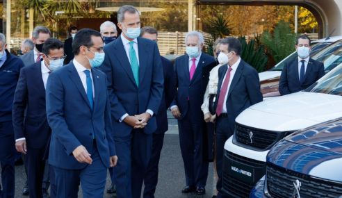 Su Majestad el Rey visita la fábrica de Stellantis en Vigo