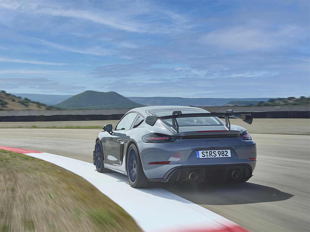 Porsche 718 Cayman GT4 RS