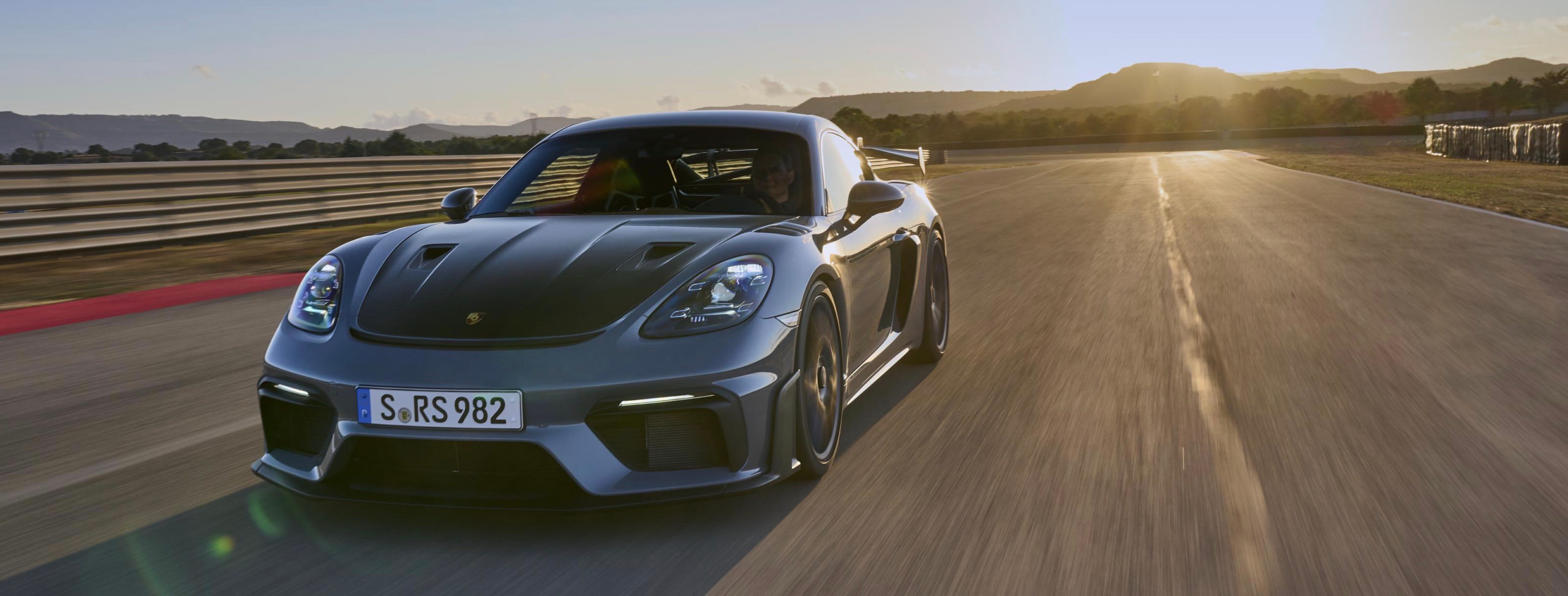 Porsche 718 Cayman GT4 RS