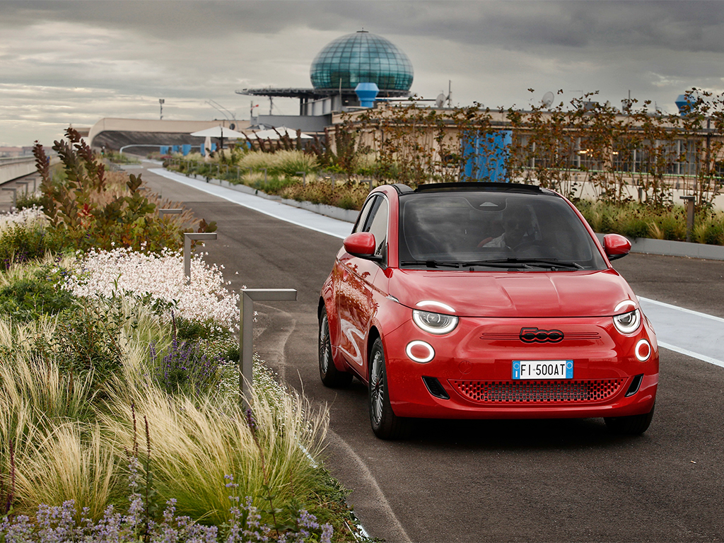 FIAT 500 Red ya en los concesionarios