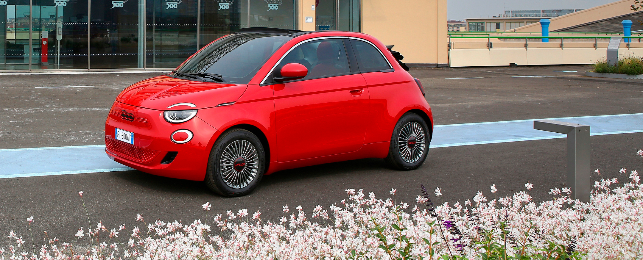 FIAT 500 Red ya en los concesionarios