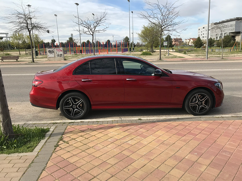 Prueba: Mercedes Benz Clase E 300 e, berlina premium híbrida enchufable