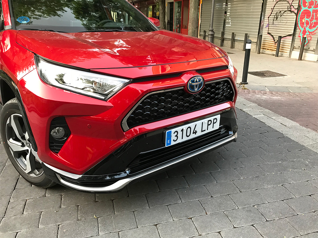 Toyota RAV4 PHEV es el SUV definitivo de Toyota en eficiencia