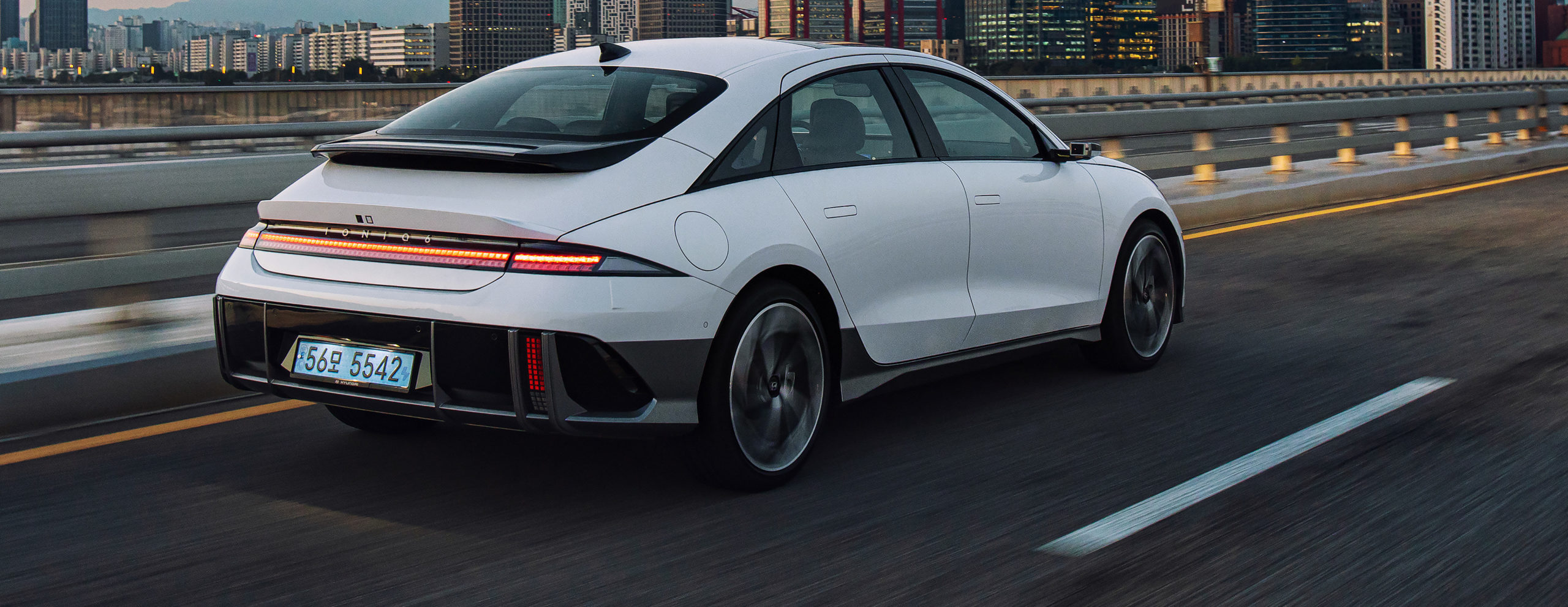 Hyundai IONIQ 6 Electrified Streamliner