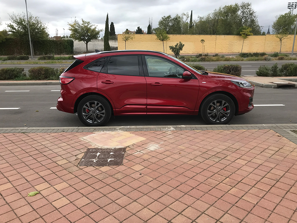 Prueba Ford Kuga FHEV, más que un híbrido convencional