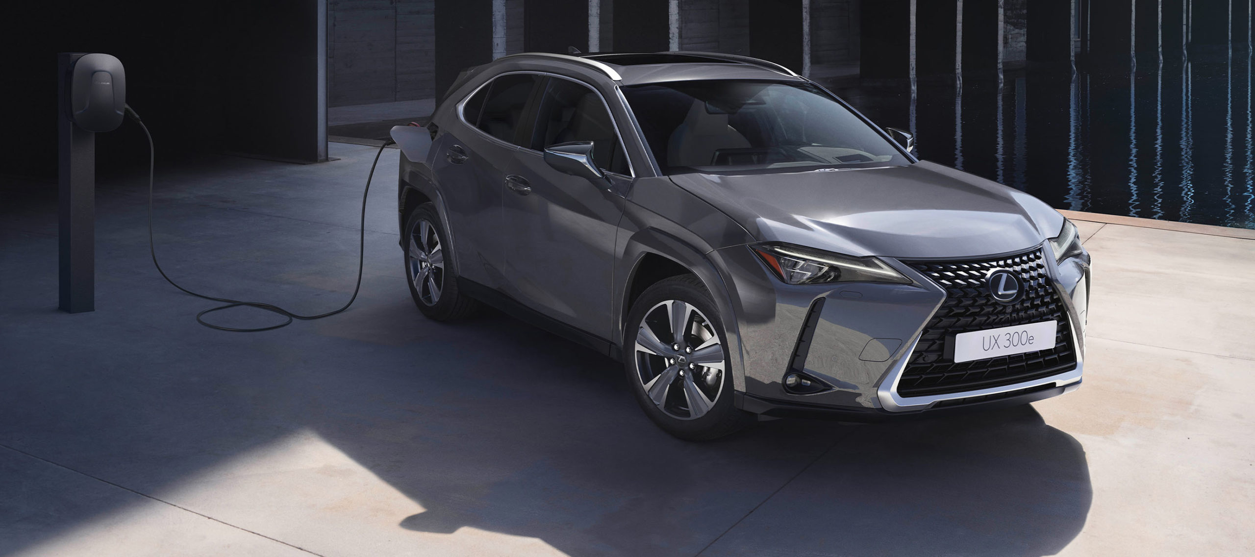 Nuevo Lexus UX300e renovado y actualizado