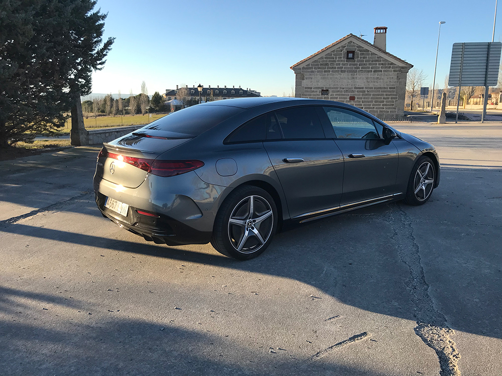 Prueba Mercedes-Benz EQE 350+, para qué queremos más