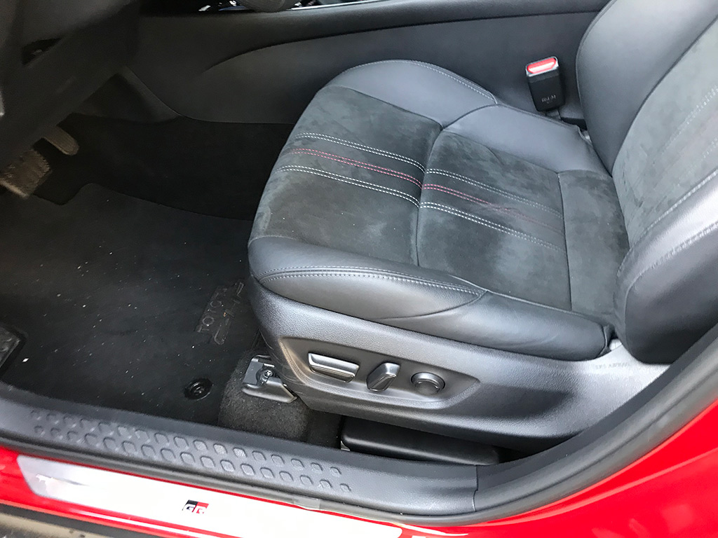 Probamos el Toyota C-HR la apuesta deportiva en formato SUV compacto