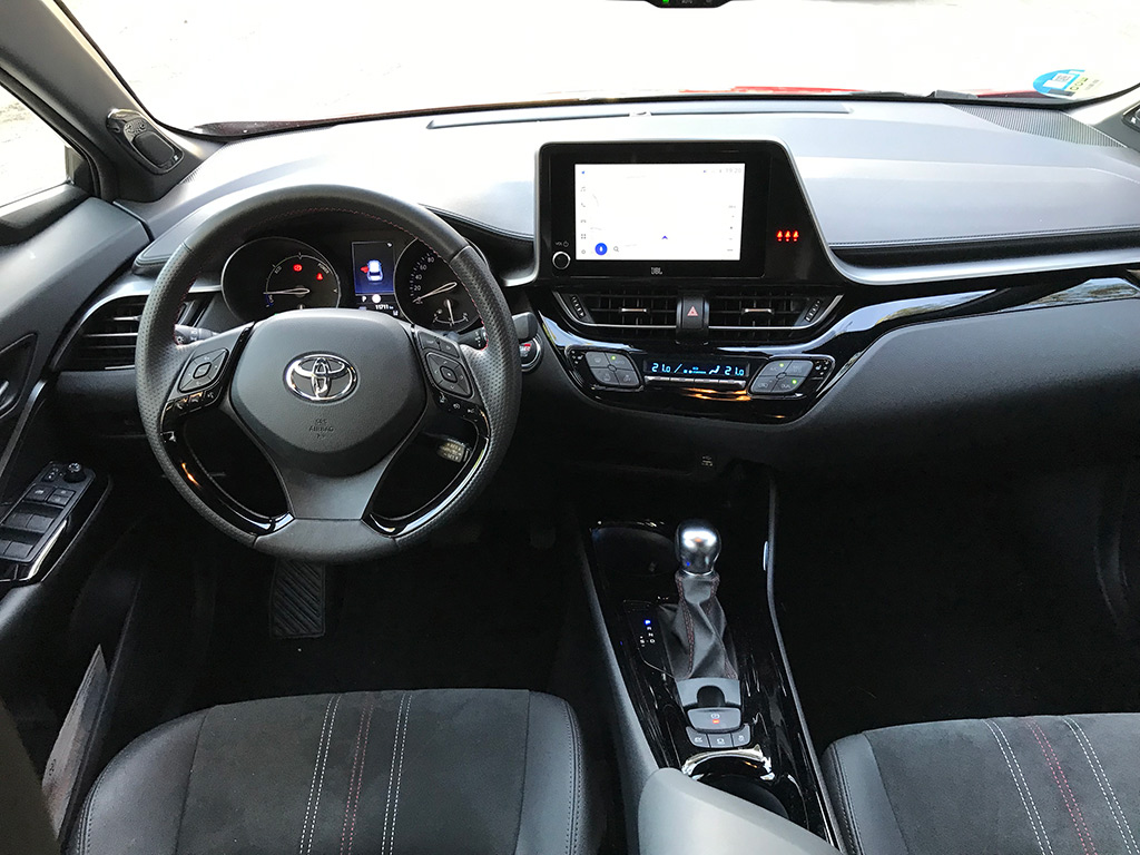 Probamos el Toyota C-HR la apuesta deportiva en formato SUV compacto
