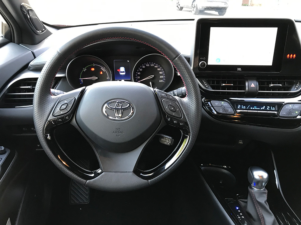 Probamos el Toyota C-HR la apuesta deportiva en formato SUV compacto