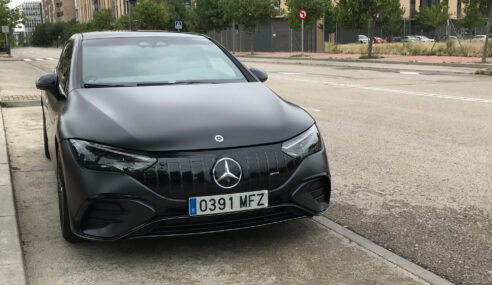 A prueba el Mercedes-AMG EQE 53 deportividad exclusiva