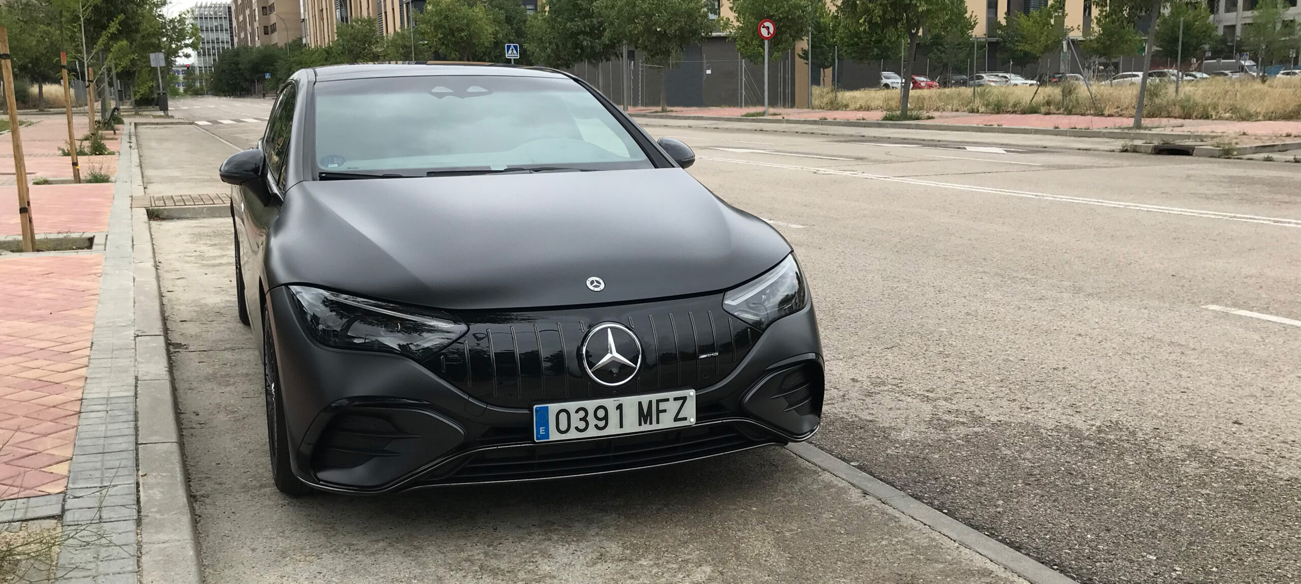 A prueba el Mercedes-AMG EQE 53 deportividad exclusiva