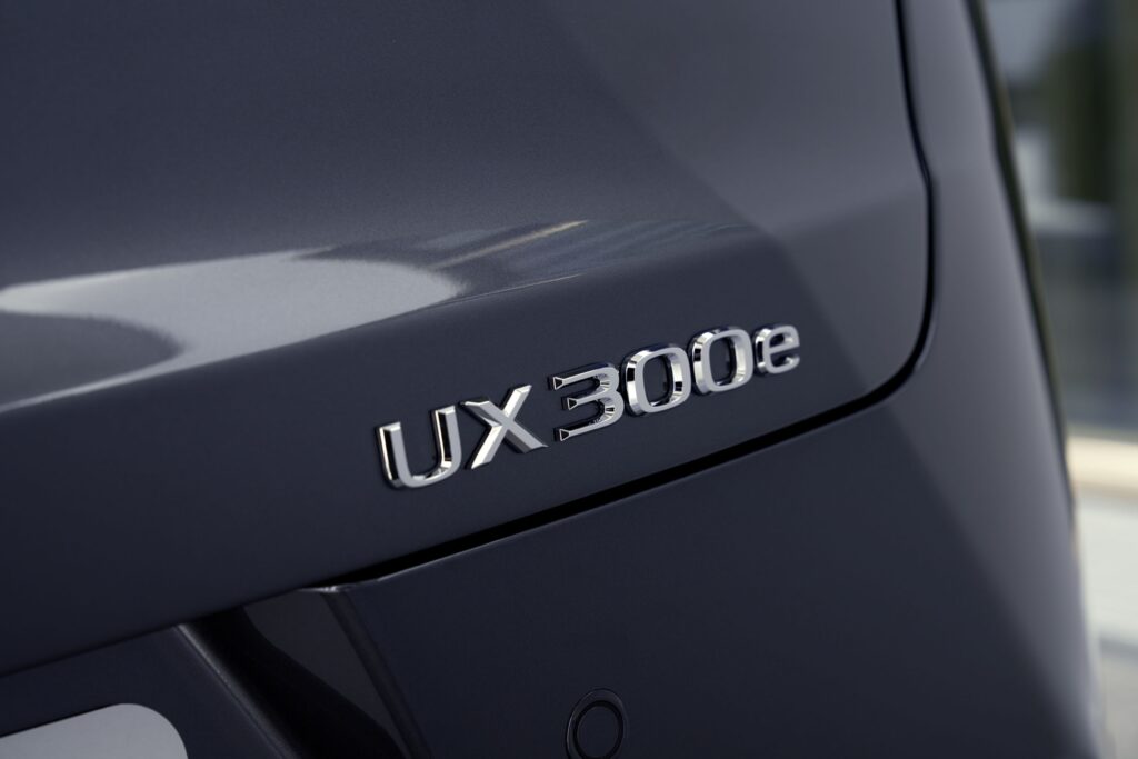 Nuevo Lexus UX 300e