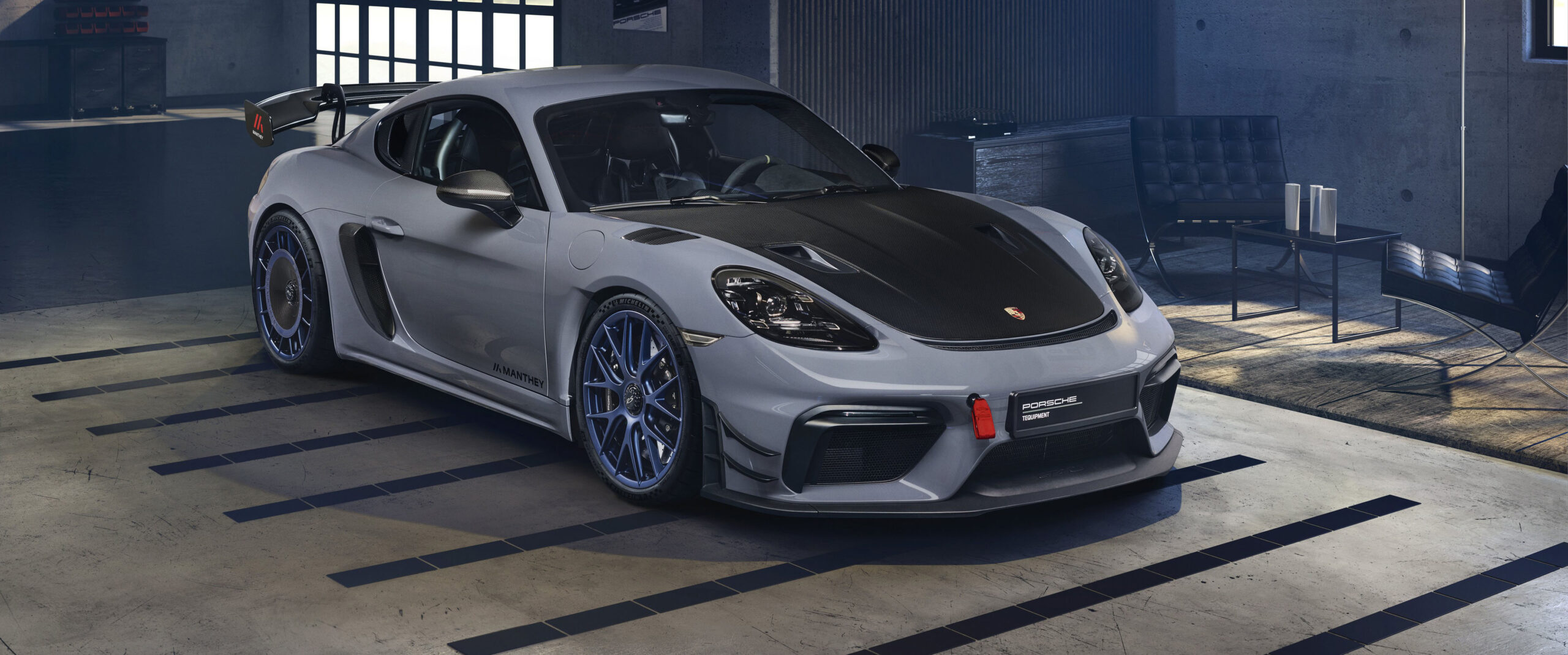 Porsche 718 Cayman GT4 RS con KIT Manthey