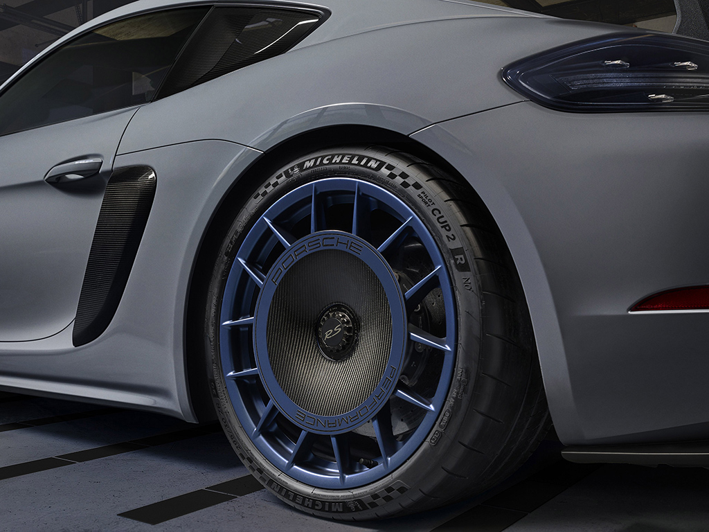 Porsche 718 Cayman GT4 RS con KIT Manthey