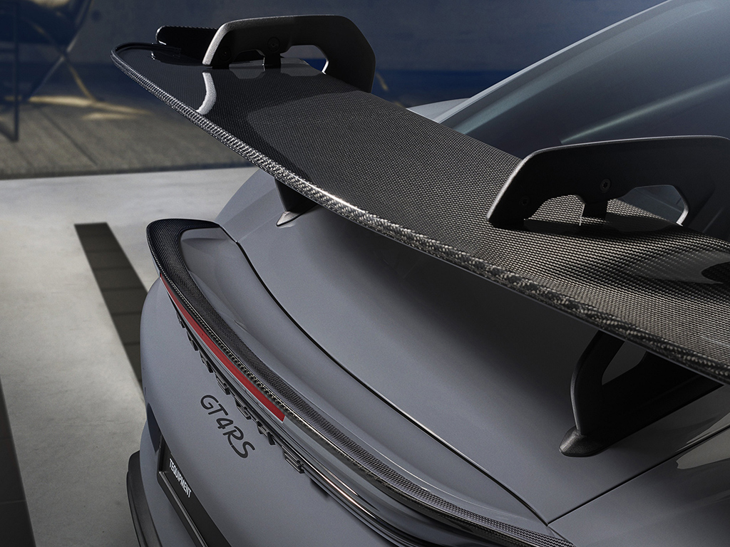 Porsche 718 Cayman GT4 RS con KIT Manthey
