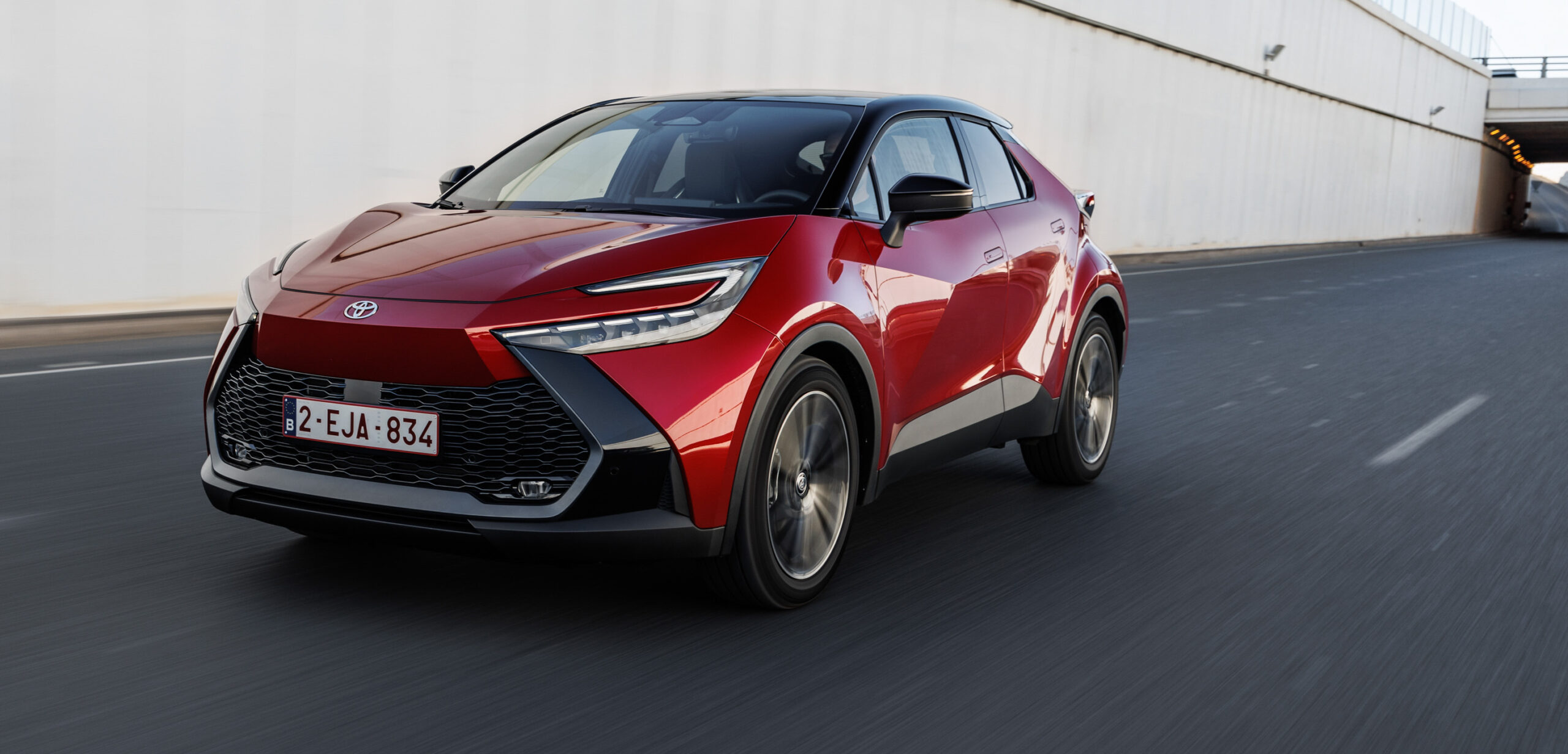 Nuevo Toyota C-HR Electric Hybrid inicia su comercialización