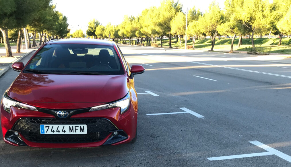 Prueba Nuevo Toyota Corolla 140H la elección más sensata